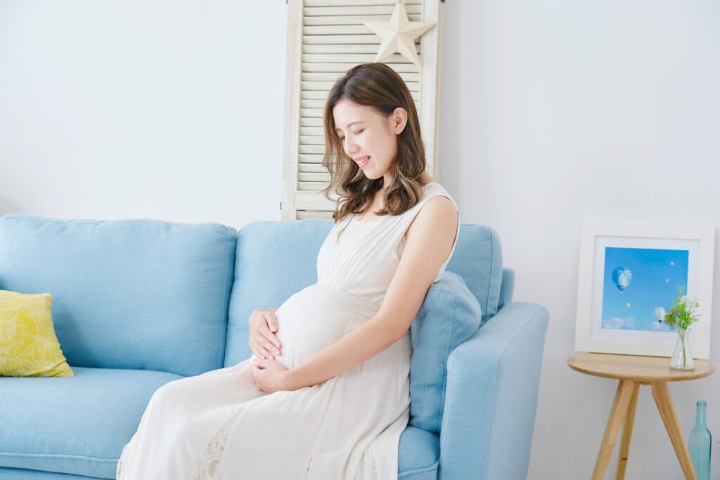 妊娠中や産後の抜け毛がひどい!いつまで続くの？原因と対策